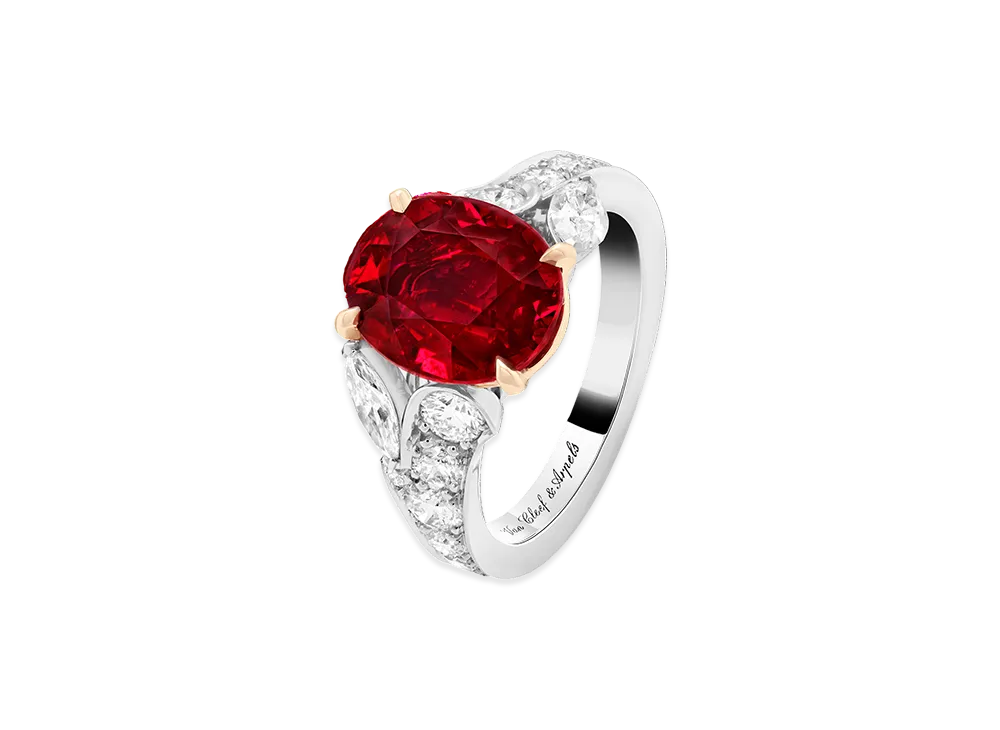 Van Cleef & Arpels Jasmin solitaire ruby 5.19 carats "Platinum/Diamond/Ruby"