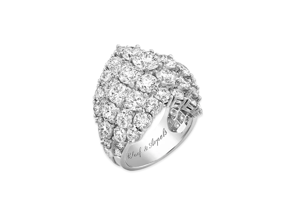 Van Cleef & Arpels A Cheval ring "Platinum/Diamond"