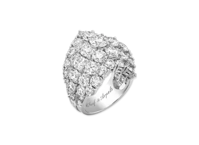 Van Cleef & Arpels A Cheval ring "Platinum/Diamond"