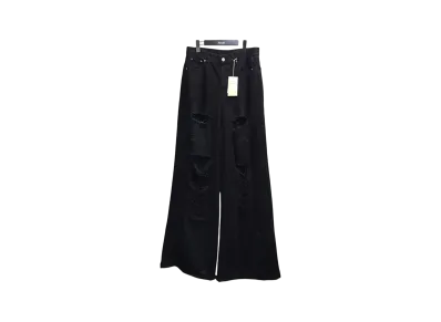 VETEMENTS Destroyed Jeans "Black" UE64PA130B