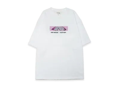VAULTROOM x CAPCOM CUP A.K.I Tee "White"
