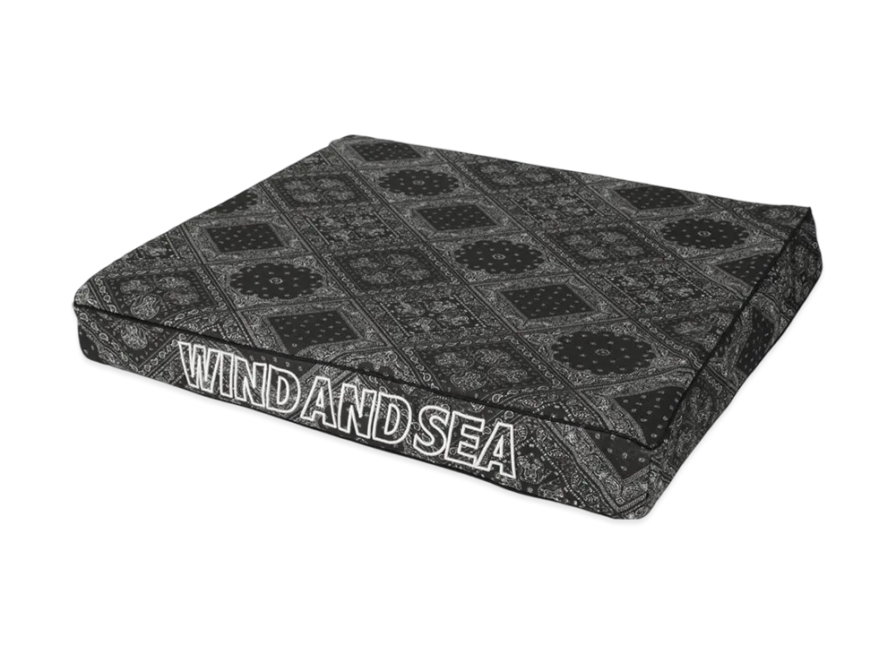 WIND AND SEA DOG CUSHION BED "Paisley"