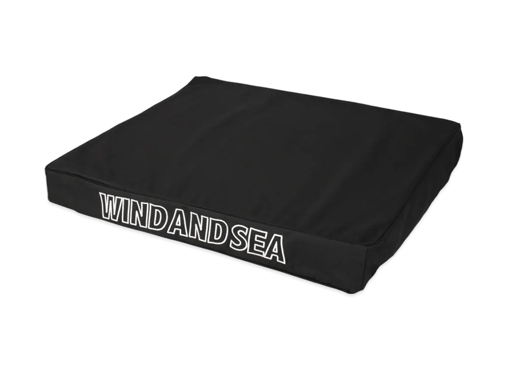 WIND AND SEA DOG CUSHION BED "Black"