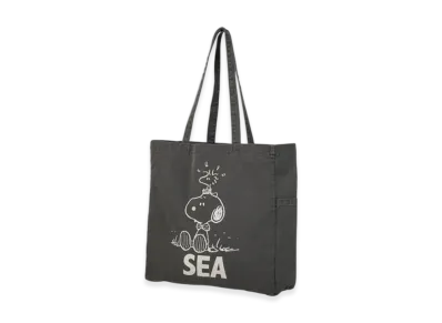 WIND AND SEA x SMOOTHY Snoopy Pigment Tote Bag "Black"