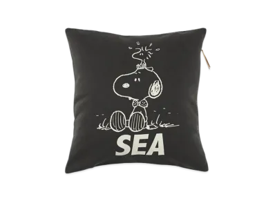 WIND AND SEA x SMOOTHY Snoopy Pigment Cushion Cover "Black"