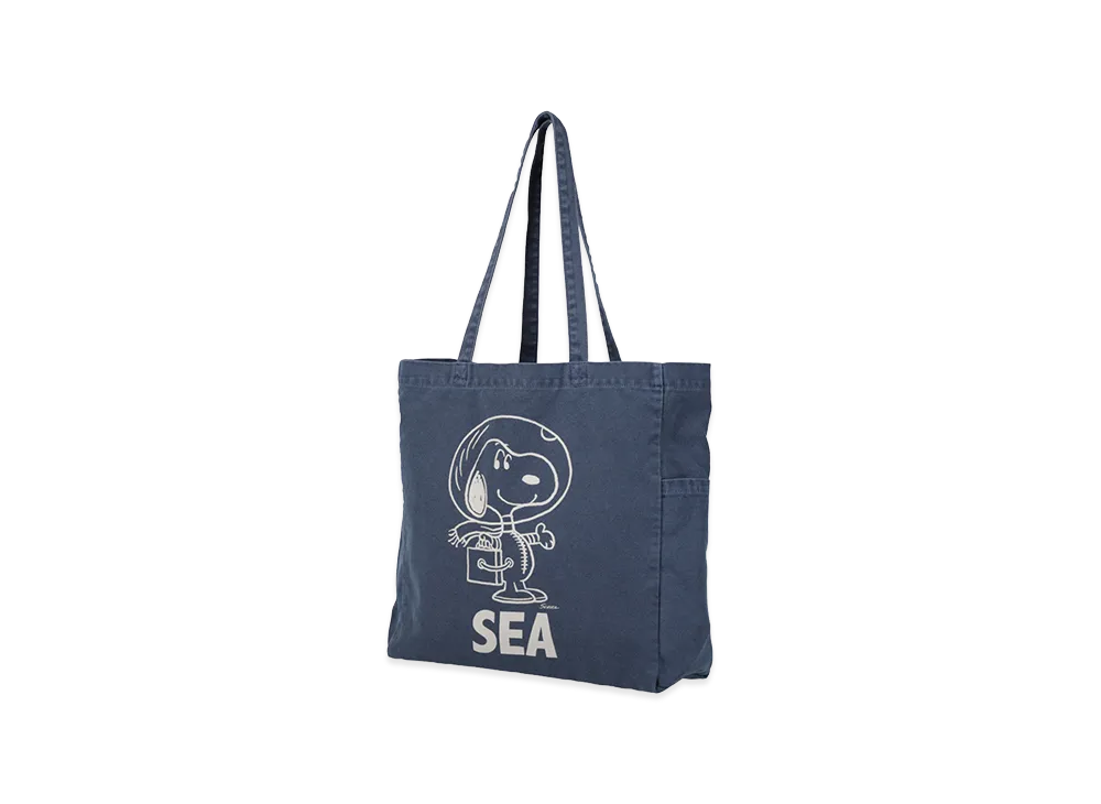 WIND AND SEA x SMOOTHY Snoopy Pigment Tote Bag "Navy"