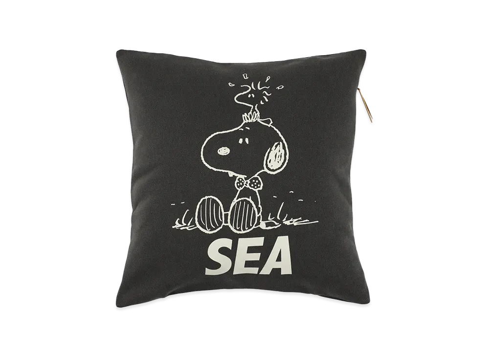 WIND AND SEA x SMOOTHY Snoopy Pigment Cushion Cover "Black"