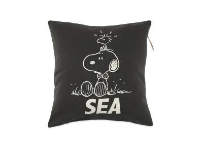 WIND AND SEA x SMOOTHY Snoopy Pigment Cushion Cover "Black"