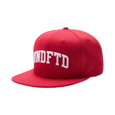 UNDEFEATED Arch Snapback "Red"