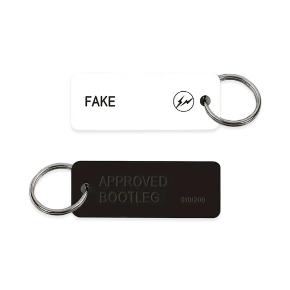 FRAGMENT FAKE Keytag "White"