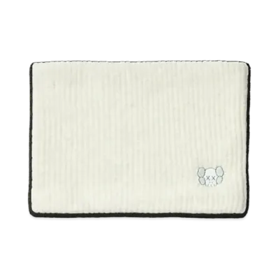 Uniqlo x KAWS Winter Kids Heattech Suffle Yarn Knit Neck Warmer "Off White"