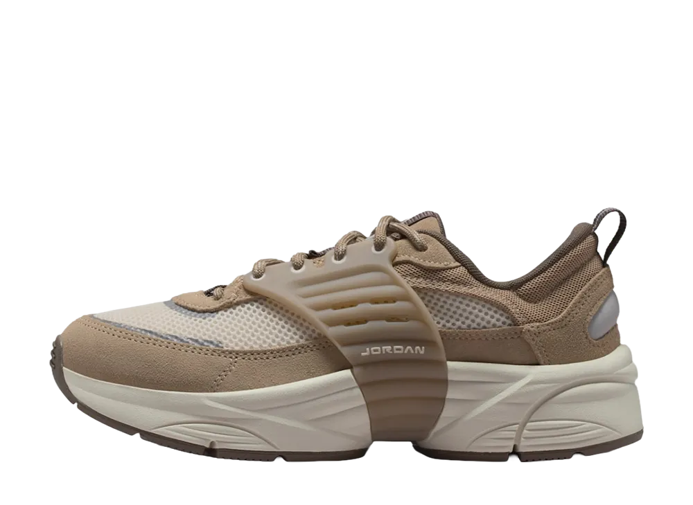 Nike Women's Jordan Trunner O/S "Khaki/Reflect Silver"