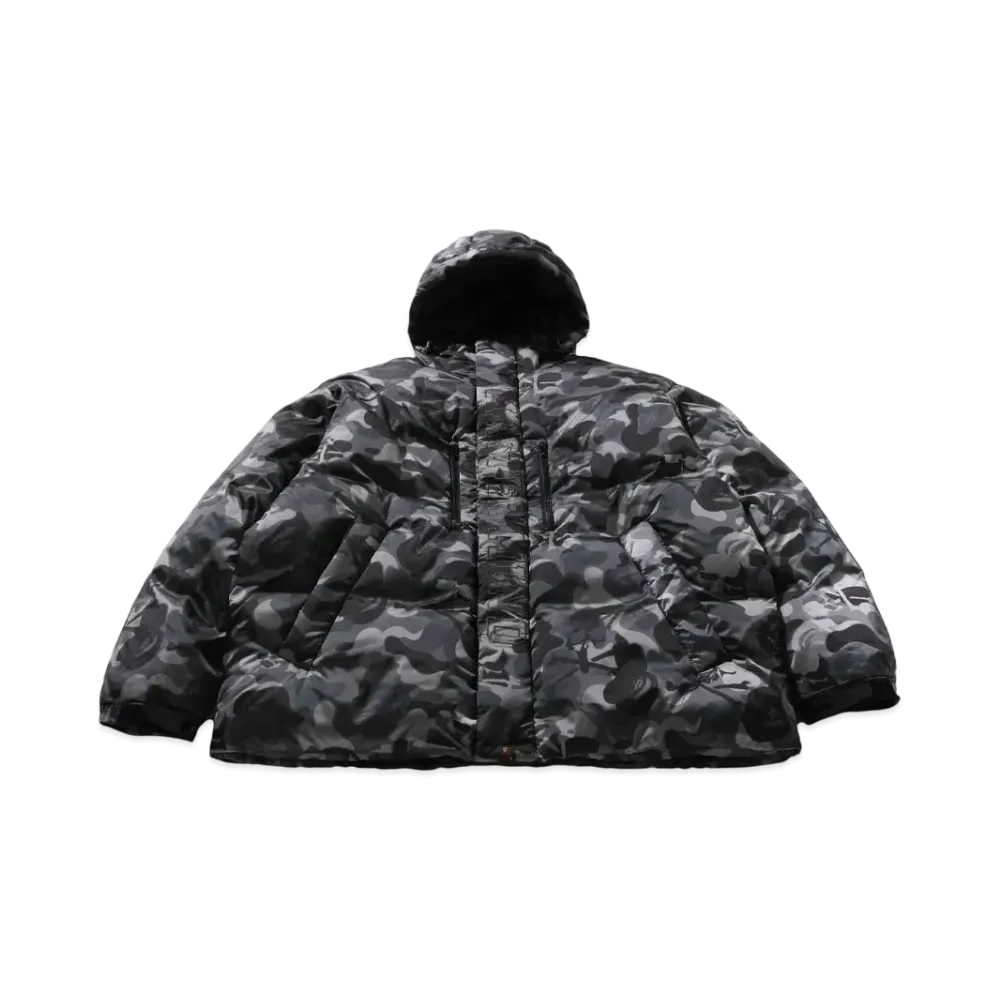A BATHING APE x mastermind JAPAN Skull Camo Down Jacket "Black"