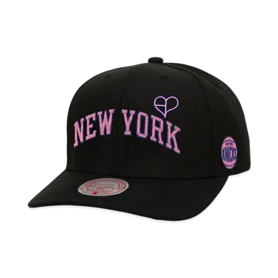 Mitchell & Ness x BLACKPINK Knicks Snapback "Black"