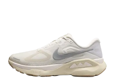 Nike Structure Plus "Light Khaki/Sail"