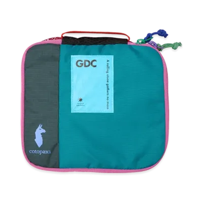 GDC x Cotopaxi Cubo 2L Travel Cube Del Dia "Multi"