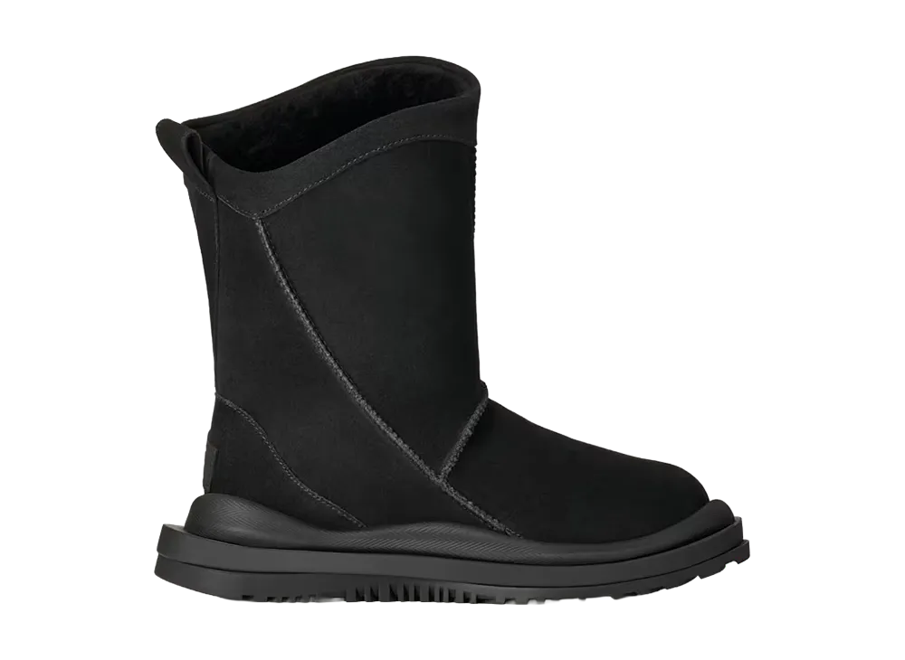 UGG Classic Distort Boot "Black"