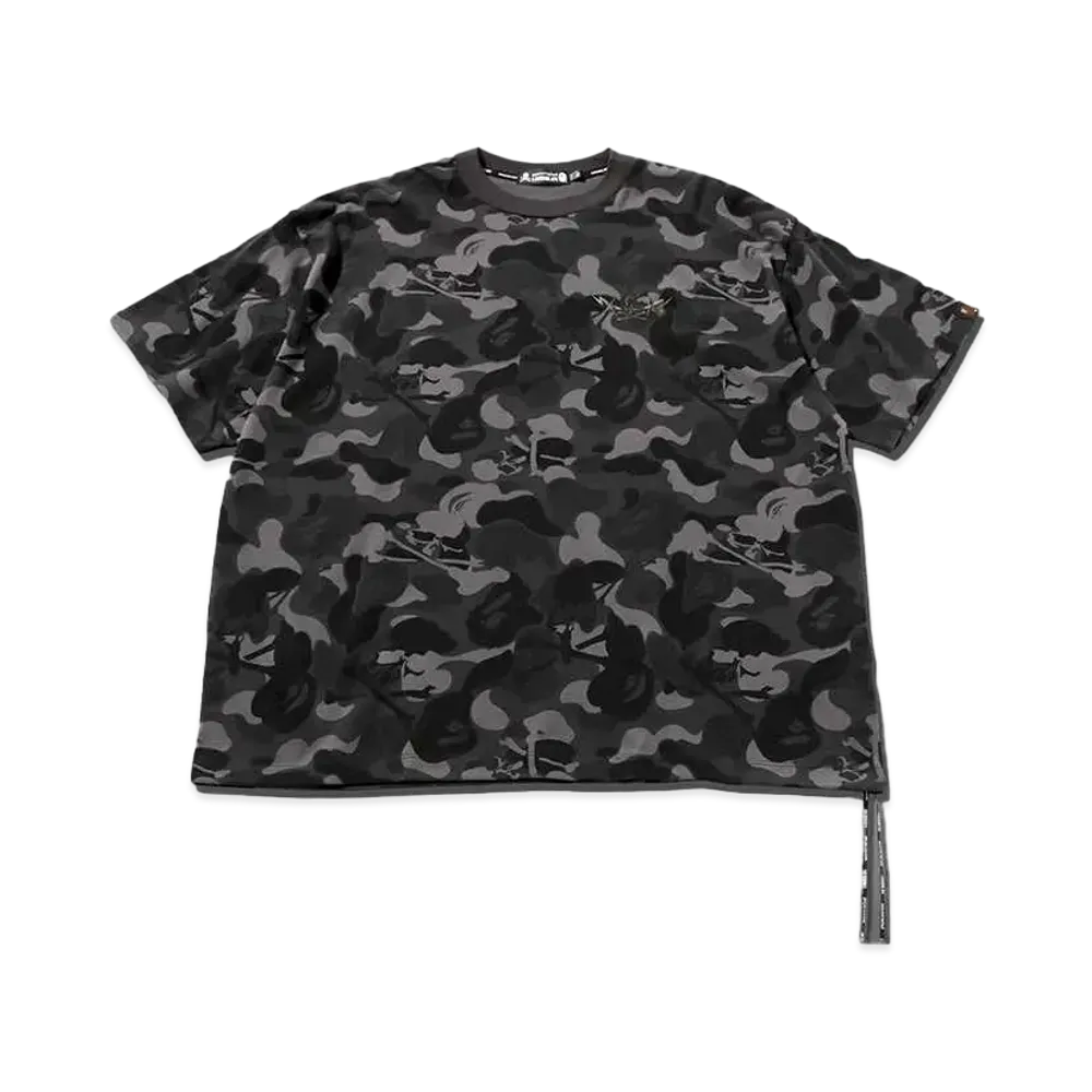 A BATHING APE x mastermind JAPAN Skull Camo Relaxed Fit Tee "Black"