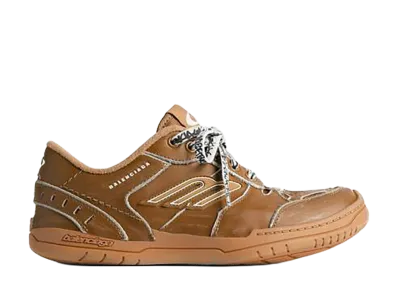 BALENCIAGA Hamptons Medium Worn-out Sneaker "Camel"