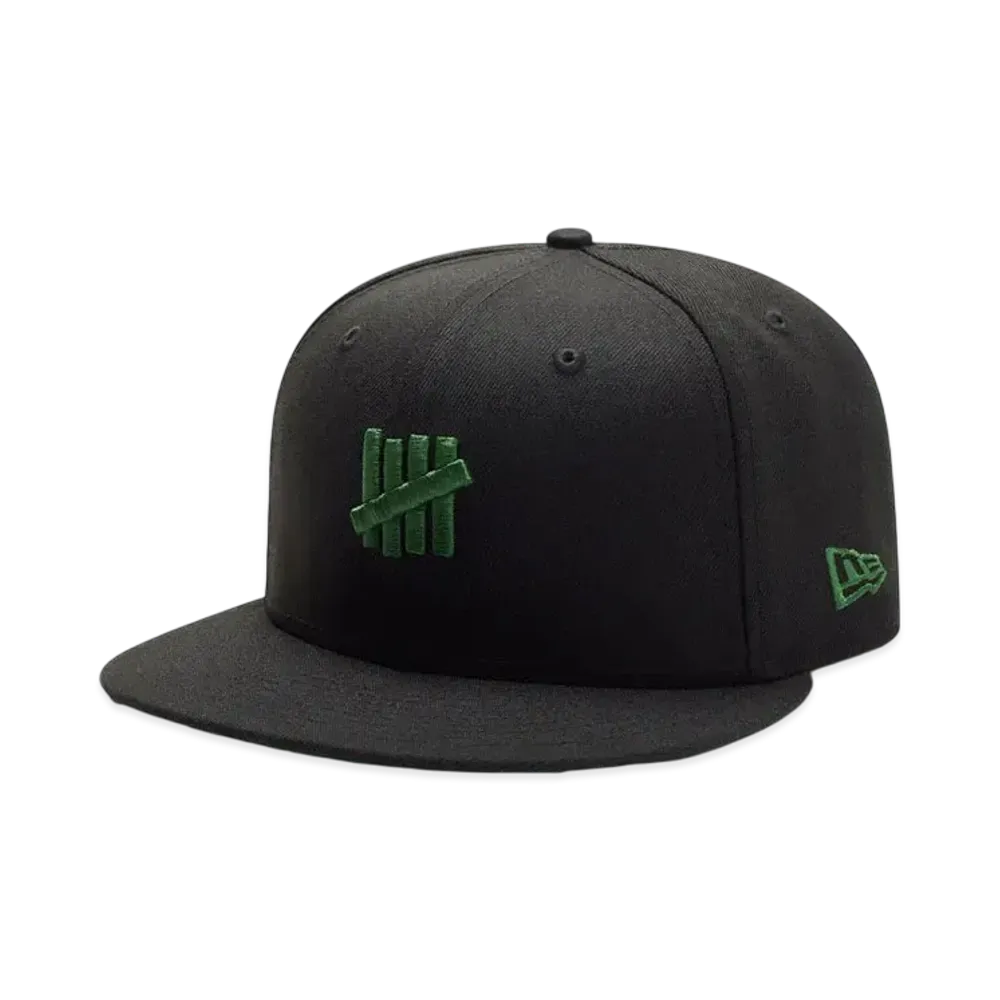 UNDEFEATED x NE Icon Fitted "Black"