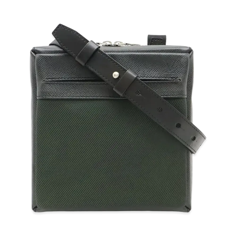 Louis Vuitton Sayan Taiga Black "Black"