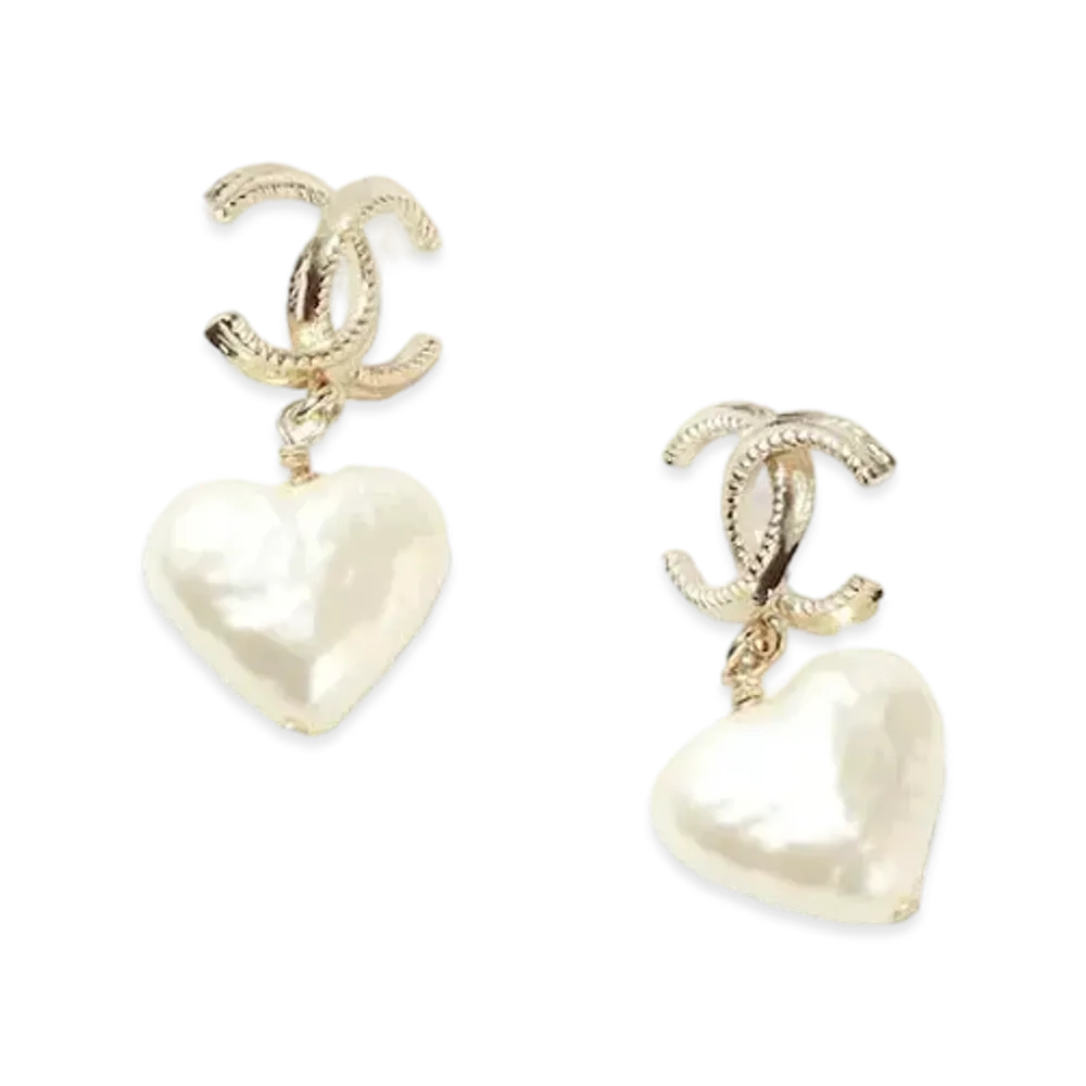 CHANEL Fake Pearl Heart Earrings "Gold"