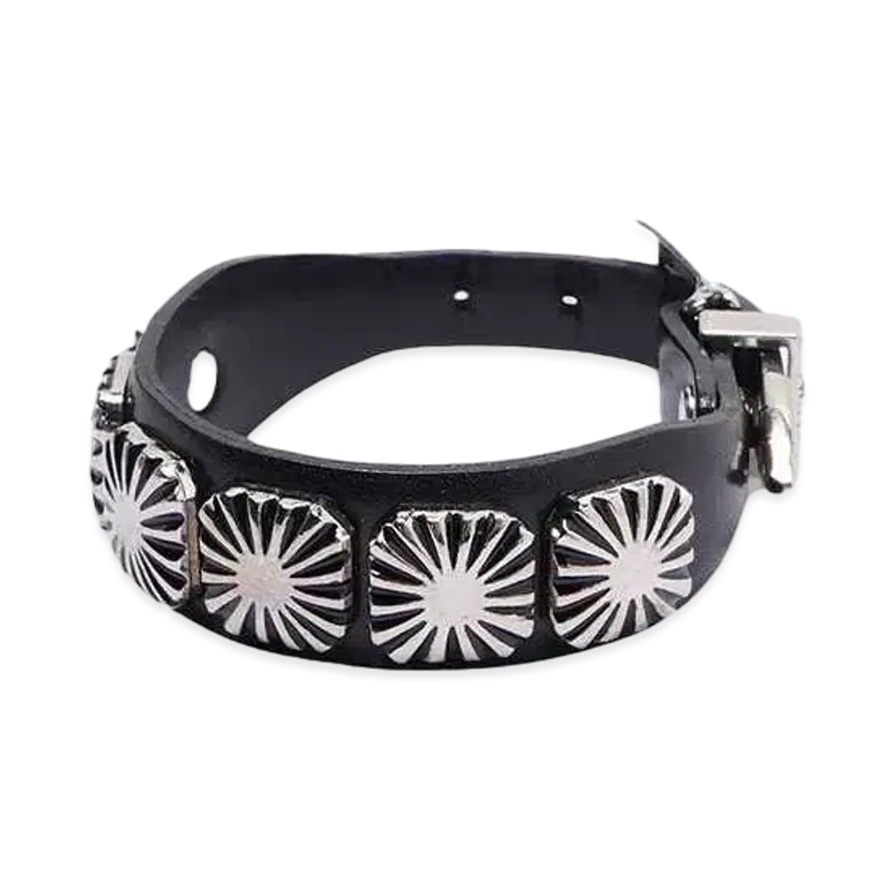 TOGA VIRILIS Concho leather bangle "BLACK"