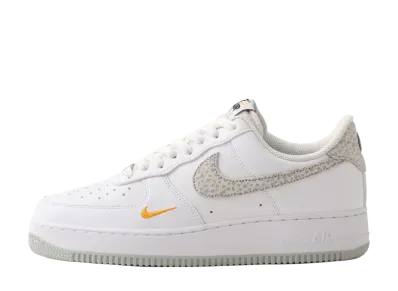 Nike Air Force 1 07 "White/Kumquat"