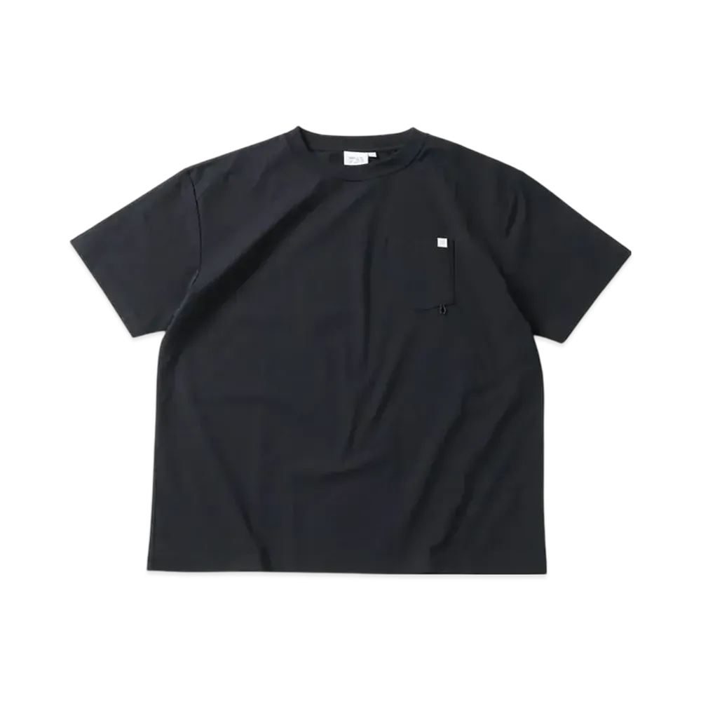 DAIWA JOURNAL STANDARD relume Exclusive Pocket Tee "Black"