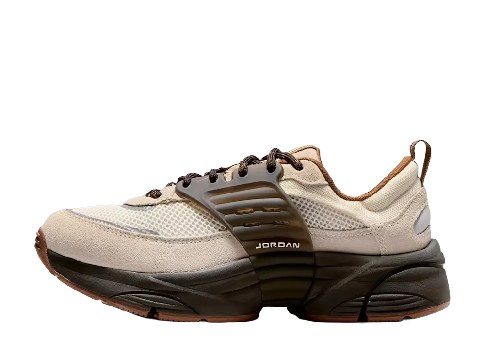 Nike Women's Jordan Trunner O/S "Soft Pearl/Shadow Brown/Reflective Silver/Light British Tan"