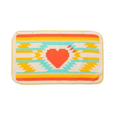 HUMAN MADE OUTDOOR HEART FLEECE BLANKET "Multi"