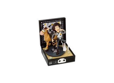 PEACEMINUSONE x Toy Story THE FIRST FAN Diorama Figure_Record P "Black" / G-DRAGON