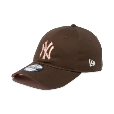 NEW ERA St. Valentine's Day Brown Undervisor New York Yankees 9Twenty "Walnut"