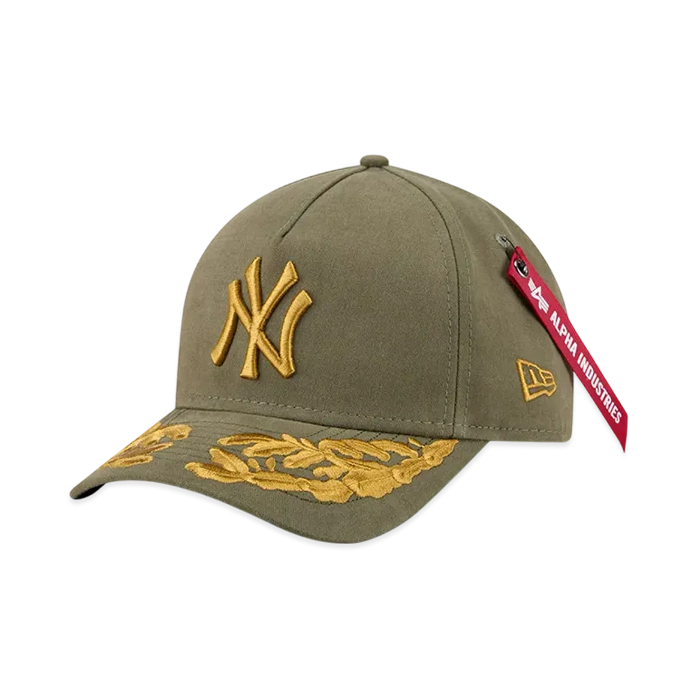 NEW ERA x MLB x Alpha Industries 9FORTY M-Crown A-Frame New York Yankees "Olive"