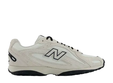 New Balance 204L "Moonbeam/Black"