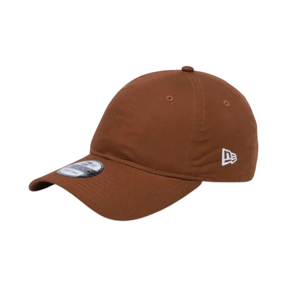NEW ERA 9Twenty Long Visor Typewriter Basic "Camel Brown"