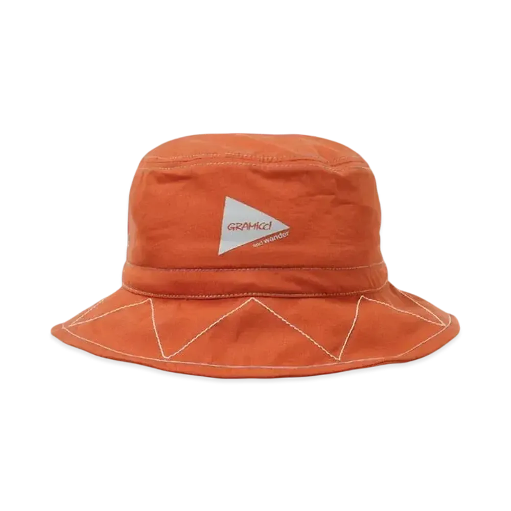GRAMICCI x and wander zigzag stitch hat"RED"