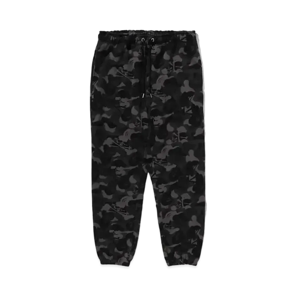 A BATHING APE x mastermind JAPAN Skull Camo Relaxed Fit Sweatpants "Black"