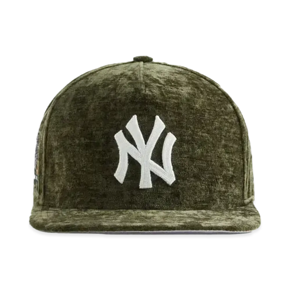 Kith x New Era x the New York Yankees Chenille 9Fifty A-Frame Snapback "Laurel"