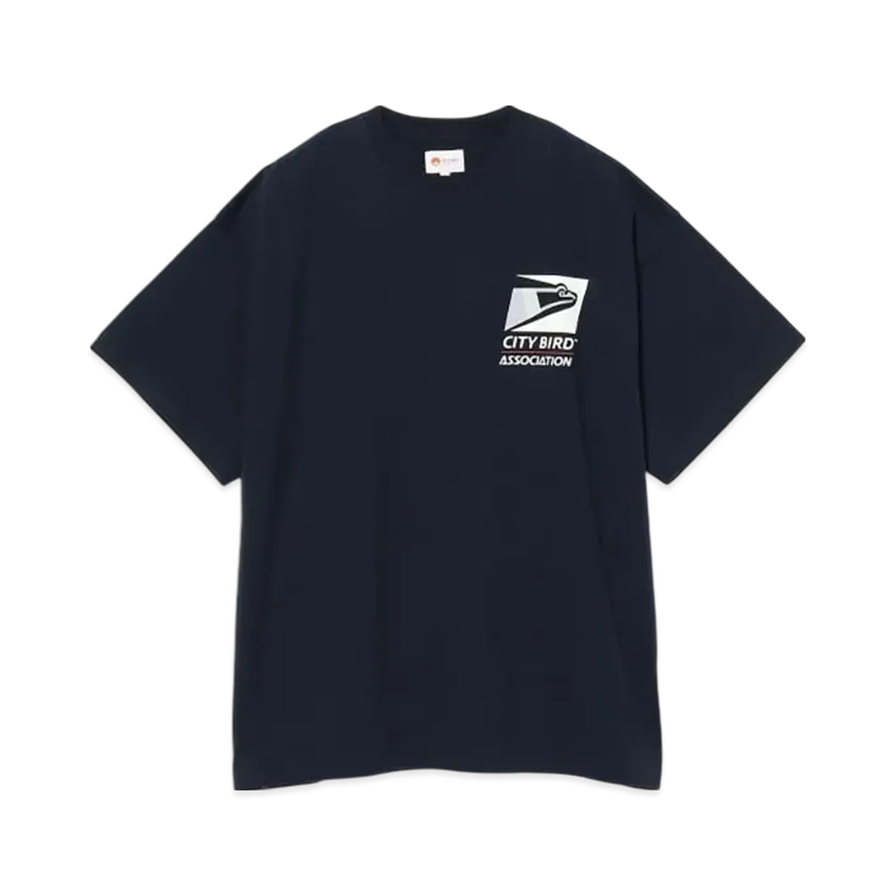 BEAMS Print T-Shirt City Bird Association Mail "Navy"