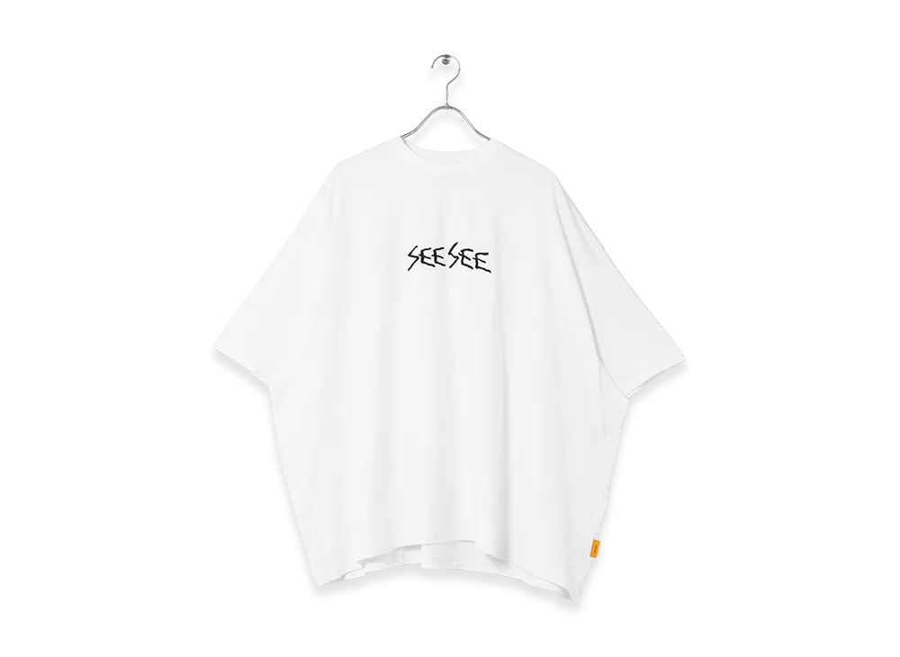 SEE SEE Super Big Calligraphy Tee "White"