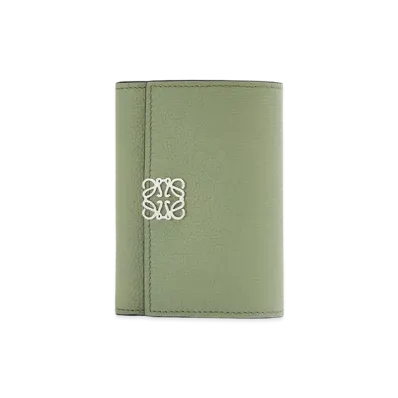 LOEWE Anagram Small Vertical Wallet in Pebble Grain Calfskin "Rosemary"