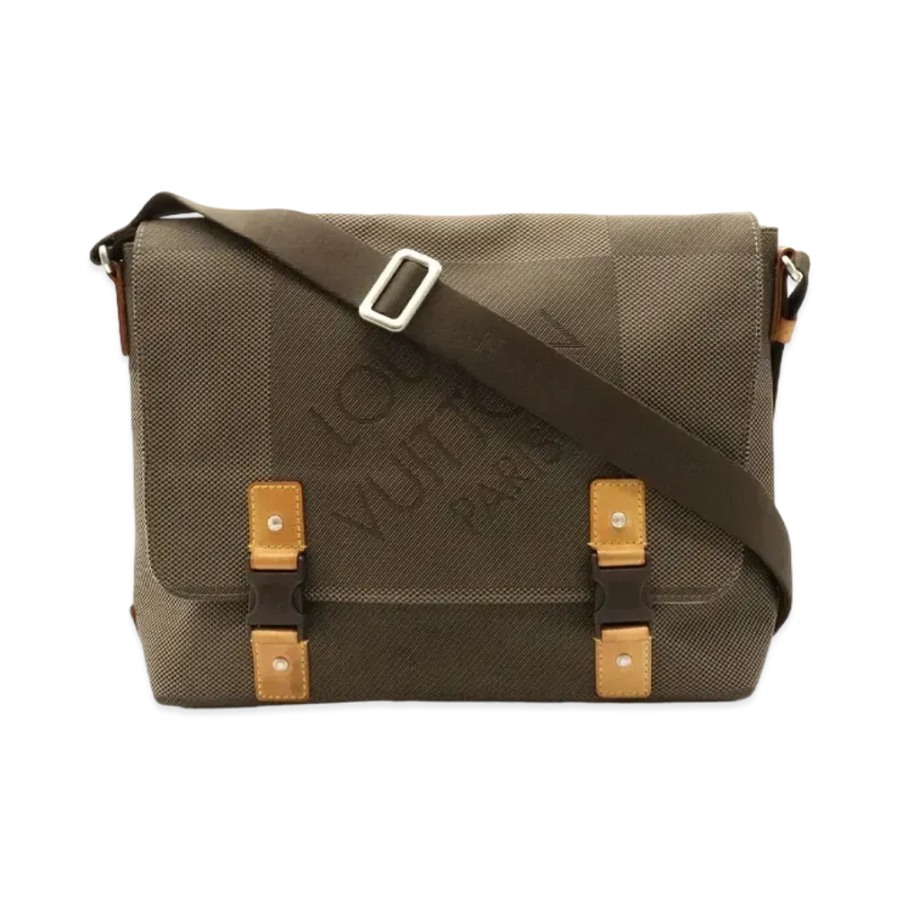 Louis Vuitton Lu Damier Geant "Tail"