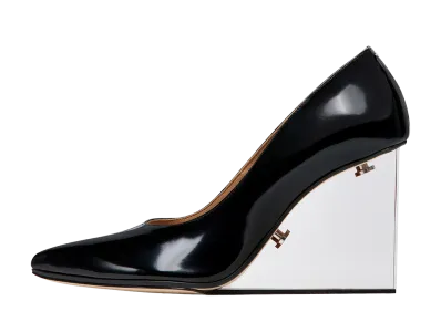 Maison Margiela Women's Tabi Claw Plexiglass Heel Pumps "Black"