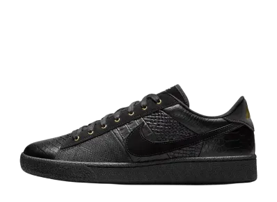 Nike Tennis Classic PRM "Triple Black"