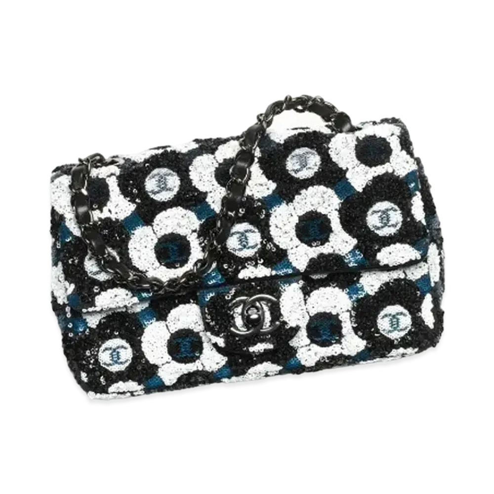 CHANEL Small Flap Bag Patent Calfskin "Black"