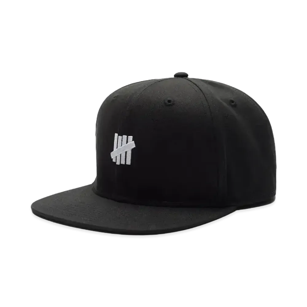 UNDEFEATED Icon Strapback "Black"