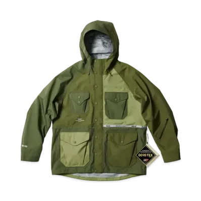 PALACE Engineered Garments Gore-tex Field Parka "Olive"