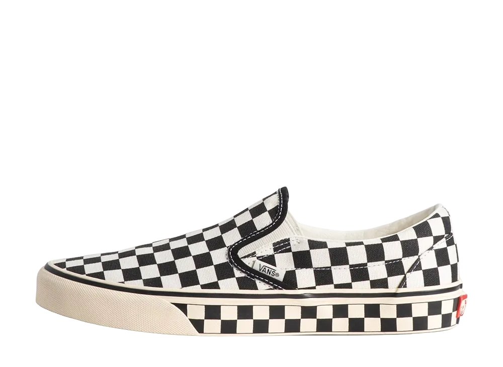 Vans Classic Slip-On "Black/Marshmallow"