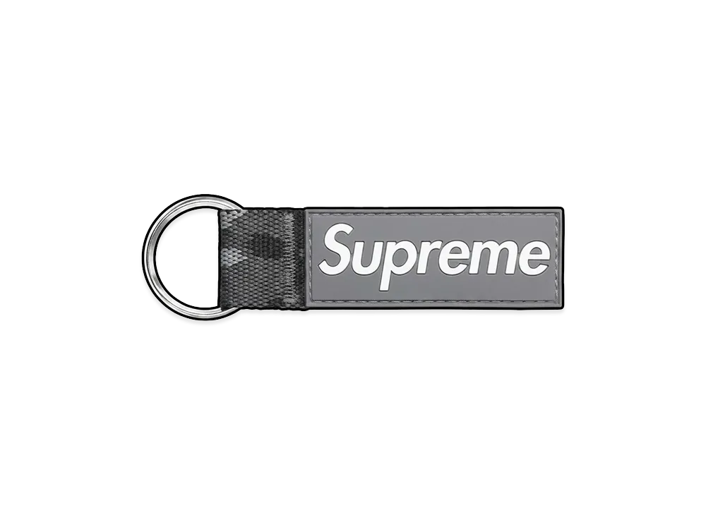 Supreme Webbing Keychain "Snow Camo"